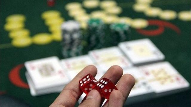 Satranç Derneğine Kumar Operasyonu