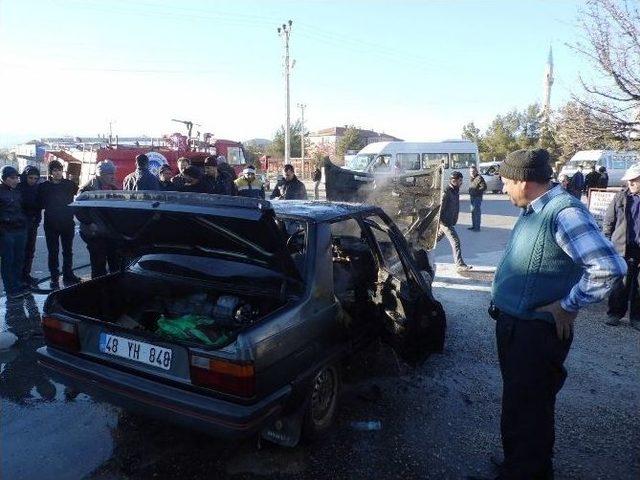 Seyir Halindeki Otomobilde Korkutan Yangın