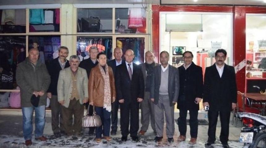 Mhp Ve Chp Selendi Teşkilatları Gazetecileri Unutmadı