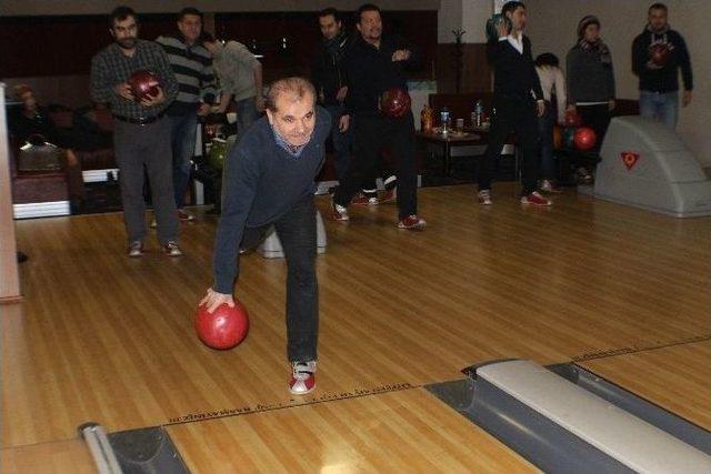 Gazeteciler Bowling Turnuvasında Buluştu