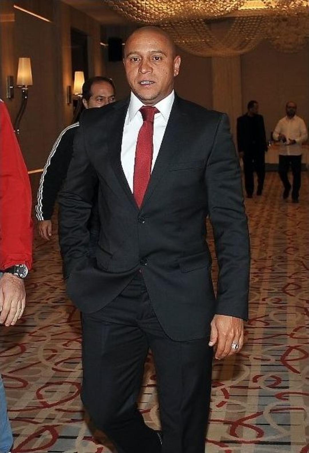 Akhisar, Roberto Carlos&rsquo;a Kavuştu