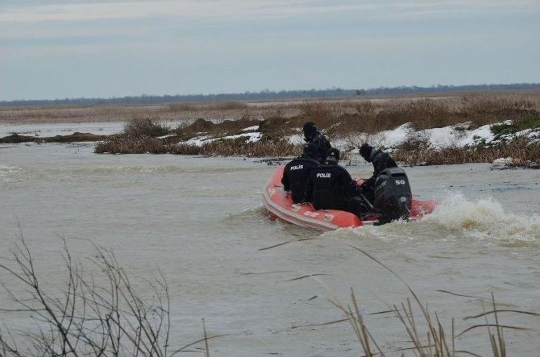 Bafra&rsquo;da Tekne Battı: 1 &Ouml;l&uuml;, 6 Kayıp