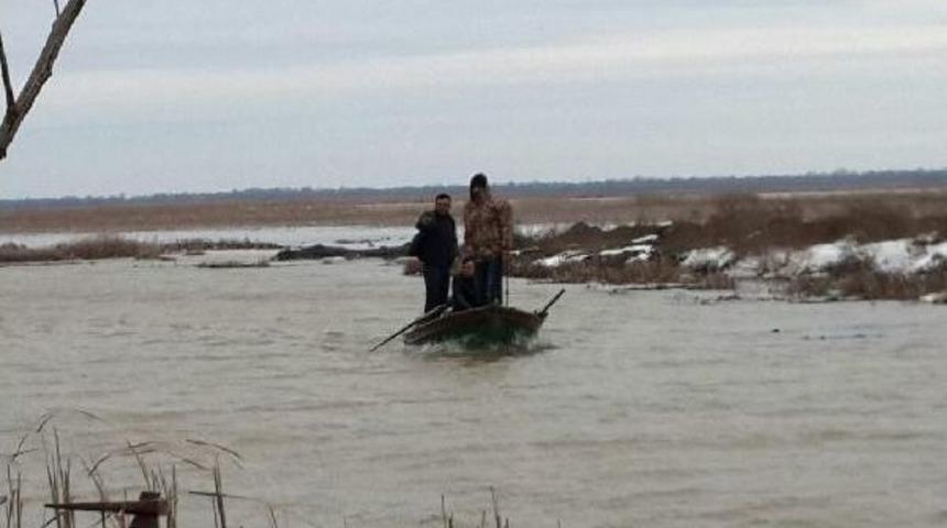 G&ouml;lde Balık&ccedil;ı Teknesi Alabora Oldu: 1 &Ouml;l&uuml;, 6 Kayıp (2)