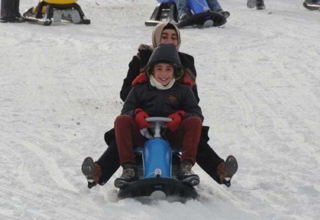 Sivas Halkı Yıldızdağı Kayak Tesislerine Akın Etti 1