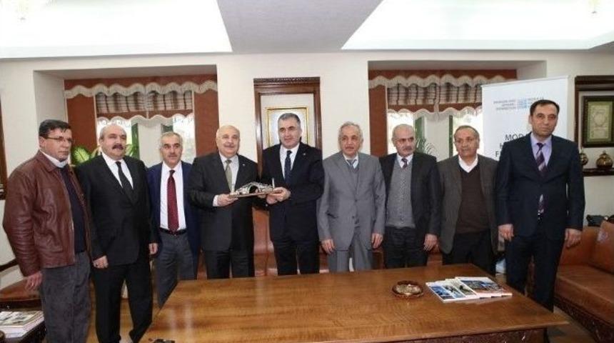 &Uuml;niversite İle T&uuml;rkiye Moda Ve Hazır Giyim Federasyonu Arasında İşbirliği Protokol&uuml; İmzalandı