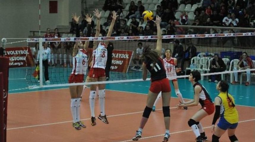 Bayan Milliler Avrupa Yolcusu