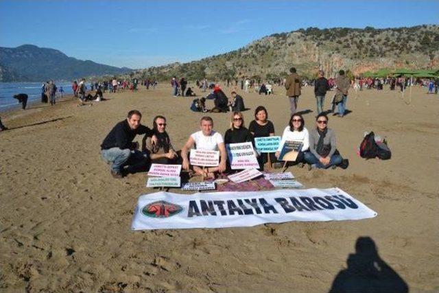 İztuzu'ndaki Renkli Etkinlikte Keşke Dememek Için Keşkek Yediler