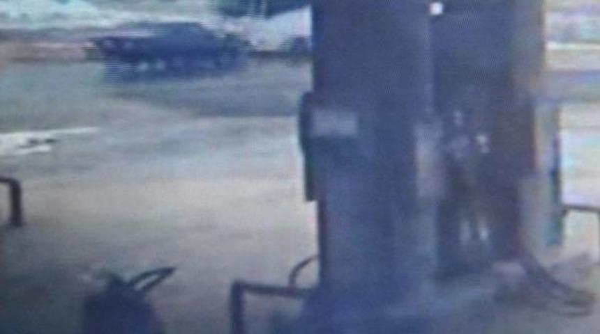 İslahiye&rsquo;De Yolcu Midib&uuml;s&uuml; Ile Otomobilin &Ccedil;arpışması Kamerada