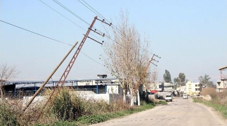 Elektrik Direkleri Tehlike Sa&ccedil;ıyor