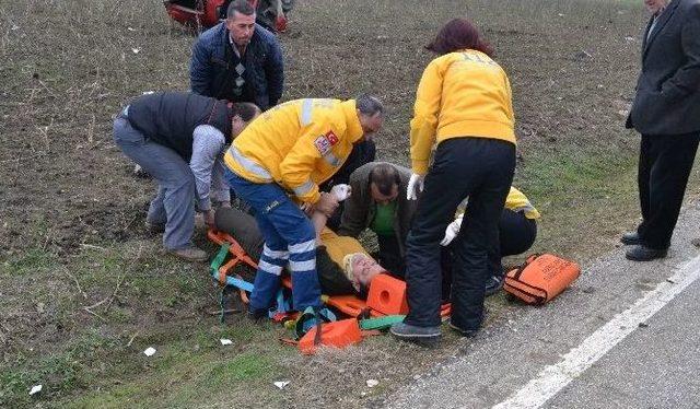 Ak Parti’li Kadın Yönetici, Trafik Kazasında Ağır Yaralandı