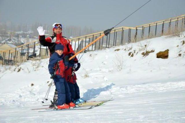 Ağrı'da Kayak Sezonu Açıldı