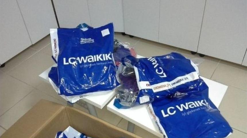 Arpa&ccedil;ay&rsquo;da &Ouml;ğrencilere Kıyafet Yardımı