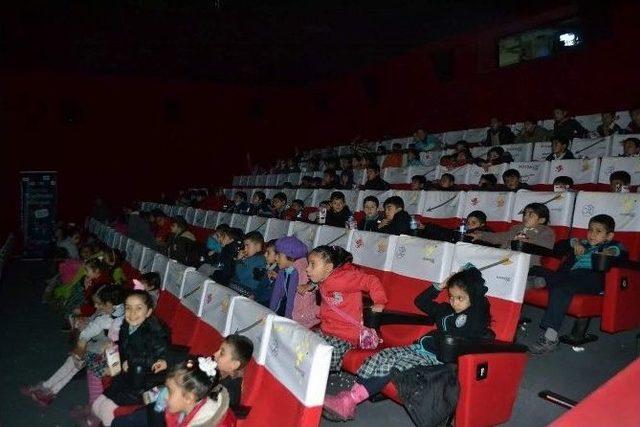 Hayatlarında İlk Defa Sinema G&ouml;rd&uuml;ler 1