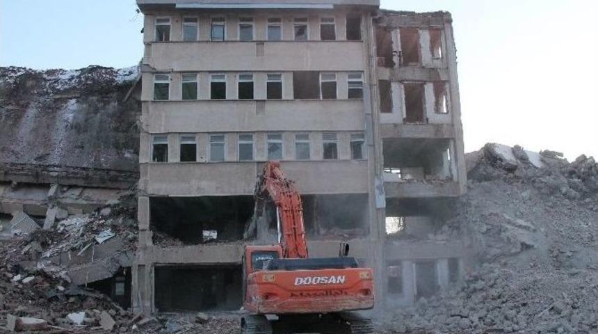 Elazığ H&uuml;k&uuml;met Konağı Yıkıldı
