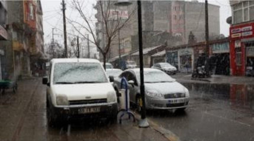 Tekirdağ&rsquo;ın &Ccedil;orlu İl&ccedil;esinde Kar Etkili Oluyor