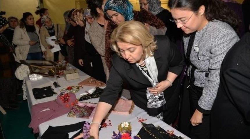 &Ccedil;amlıyayla&rsquo;nın İğne Oyası D&uuml;nyaya A&ccedil;ılıyor