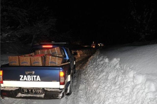 Karda Mahsur Kalan Köylülerin İmdadına Belediye Yetişti