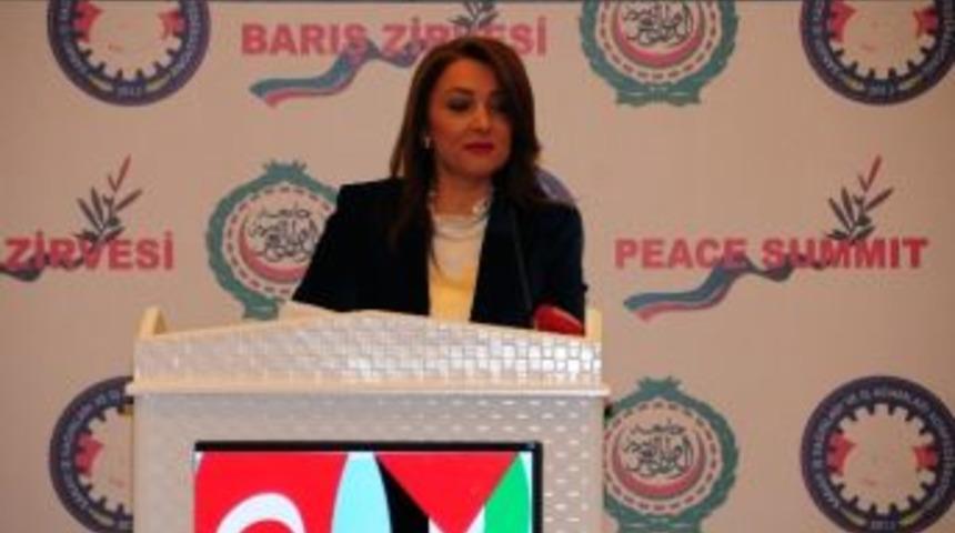 Akdeniz Gen&ccedil;liğinden Nezaket Emine Atasoy&rsquo;a Ş&uuml;kran Teşekk&uuml;r Ve Onur &Ouml;d&uuml;l&uuml;