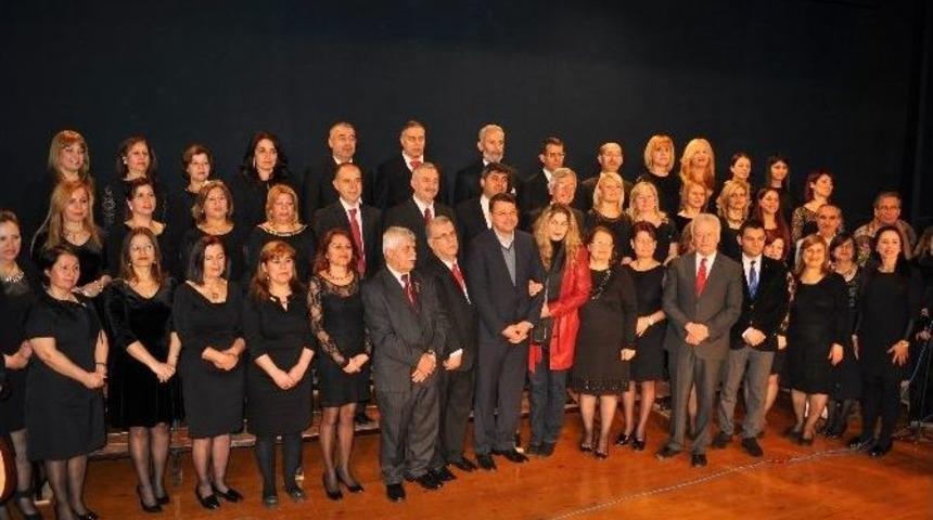Silifke&rsquo;de Defne, Barış Ve Dostluk Korosu&rsquo;ndan Unutulmaz Konser
