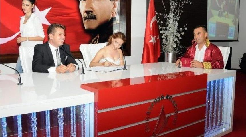 Muratpaşa&rsquo;dan Evlenecek &Ccedil;iftlere M&uuml;jde