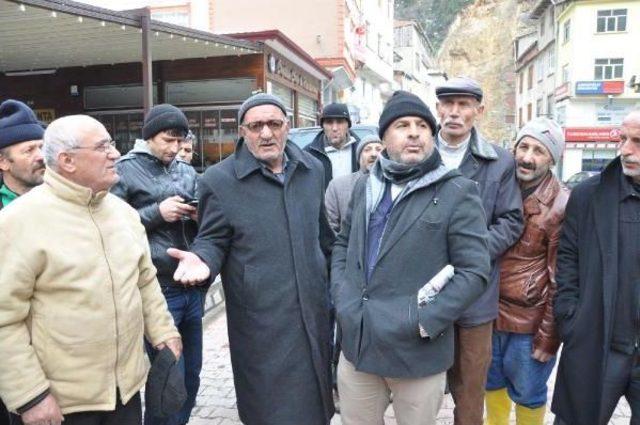 Çığ Altında Kalan 4 Işçinin Ailelerinin Tedirgin Bekleyişi Sürüyor 2