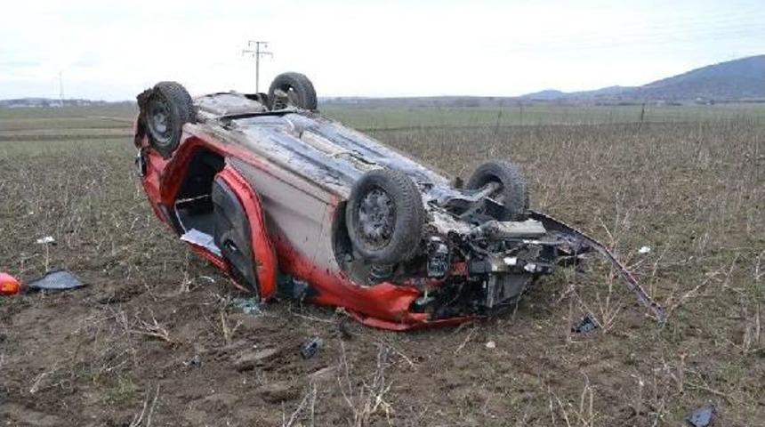 Keşan'da Ak Partili Kadın Y&ouml;netici Kazada Yaralandı
