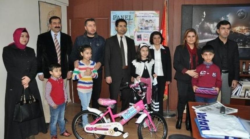 Enerji Verimliliği Resim Yarışmasında Dereceye Girenlere &Ouml;d&uuml;lleri Verildi