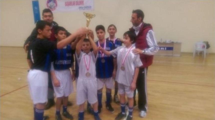 Tomarza Takımı Badminton Şampiyonu Oldu