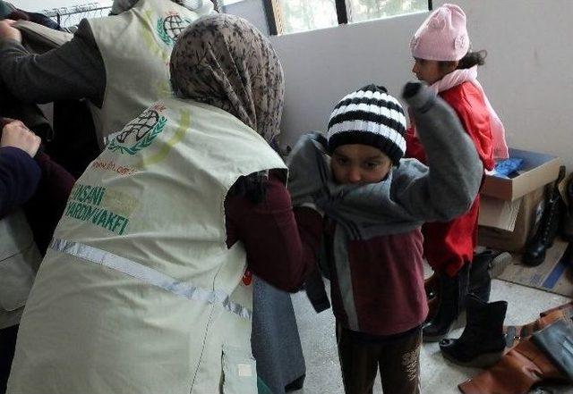 İhh’dan Mültecilere Giyecek Yardımı 2
