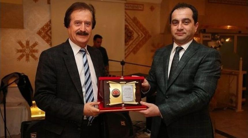 Vakıf Okulları, Prof. Dr. Buyruk&rsquo;a Teşekk&uuml;r Yemeği D&uuml;zenledi