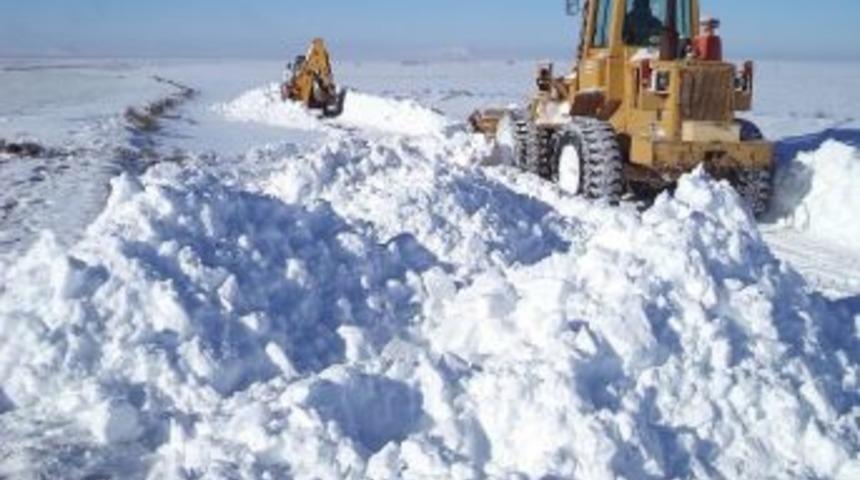 Cihanbeyli&rsquo;de Kar Yağışı Sonrası Sorunlar Ortadan Kaldırıldı