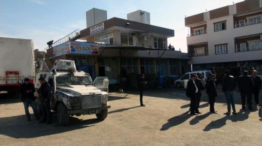 Cizre'de Baz Istasyonuna Atılan Roket Mermisi Işyerine Isabet Etti
