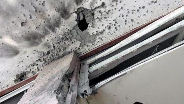 Cizre de Baz Istasyonuna Atılan Roket Mermisi Işyerine Isabet Etti 2