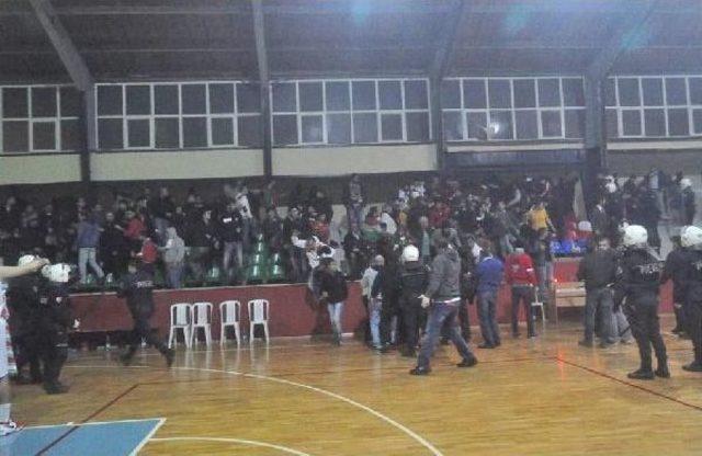 Basketbolda Olaylı Maç 4 Saatte Bitti 2