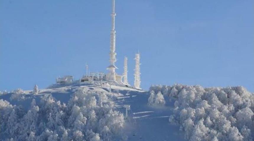 Kartepe'nin Zirvesinde -12, Verici Istasyonunu Buza &Ccedil;evirdi