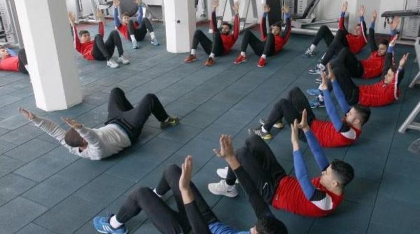 Trabzonspor'da Ikinci Yarı Hazırlıkları Basına Kapalı Başladı