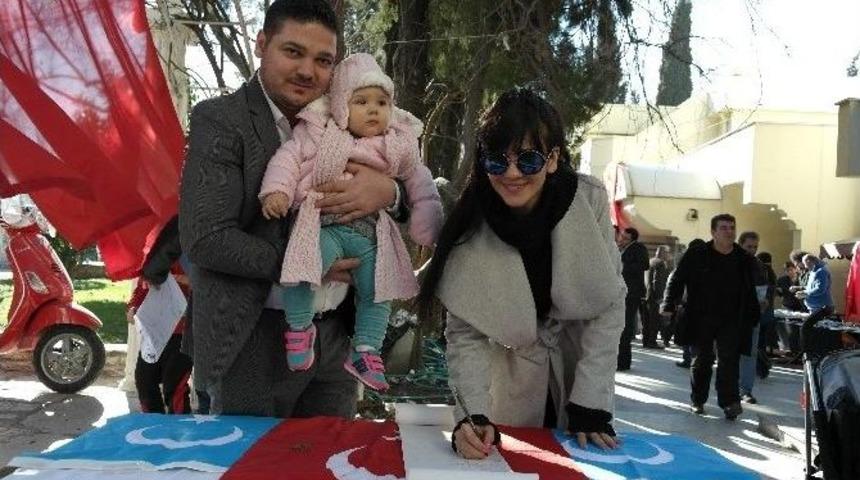 Mhp&rsquo;li Kadınlar Uygur T&uuml;rkleri İ&ccedil;in İmza Kampanyası Başlattı