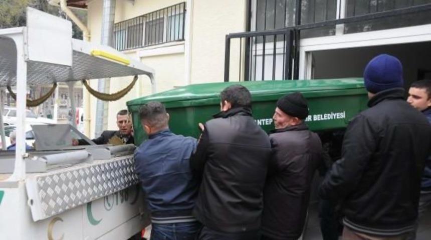 Banyoya Koydukları K&ouml;m&uuml;r Kovasından Zehirlenen &Ccedil;ift &Ouml;ld&uuml;