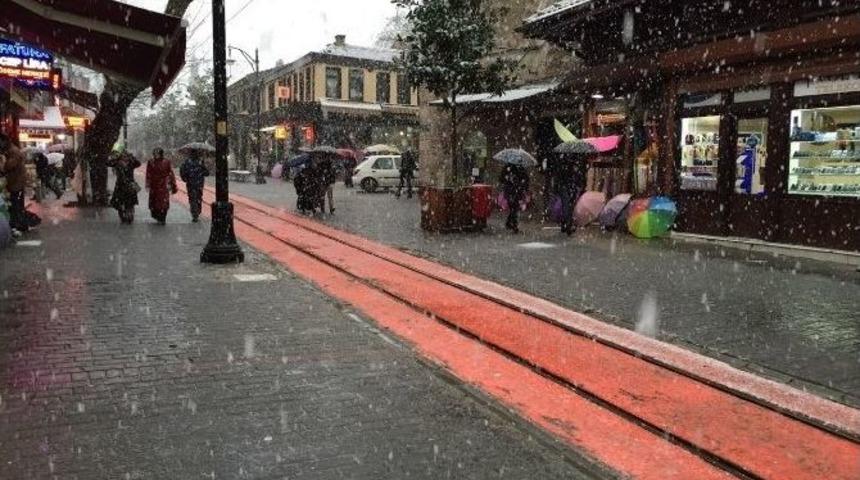 Bursa&rsquo;da Kar Yağışı Başladı