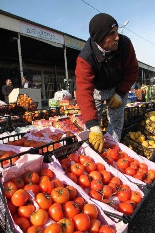 Soğuklar Sebze Ve Meyve Satışlarını Etkiledi