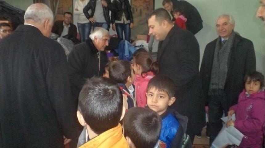 Varto&rsquo;da 400 &Ouml;ğrenciye Giyim Yardımı