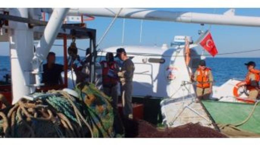 Sahil G&uuml;venlik Yasa Dışı Avcılığa İzin Vermiyor