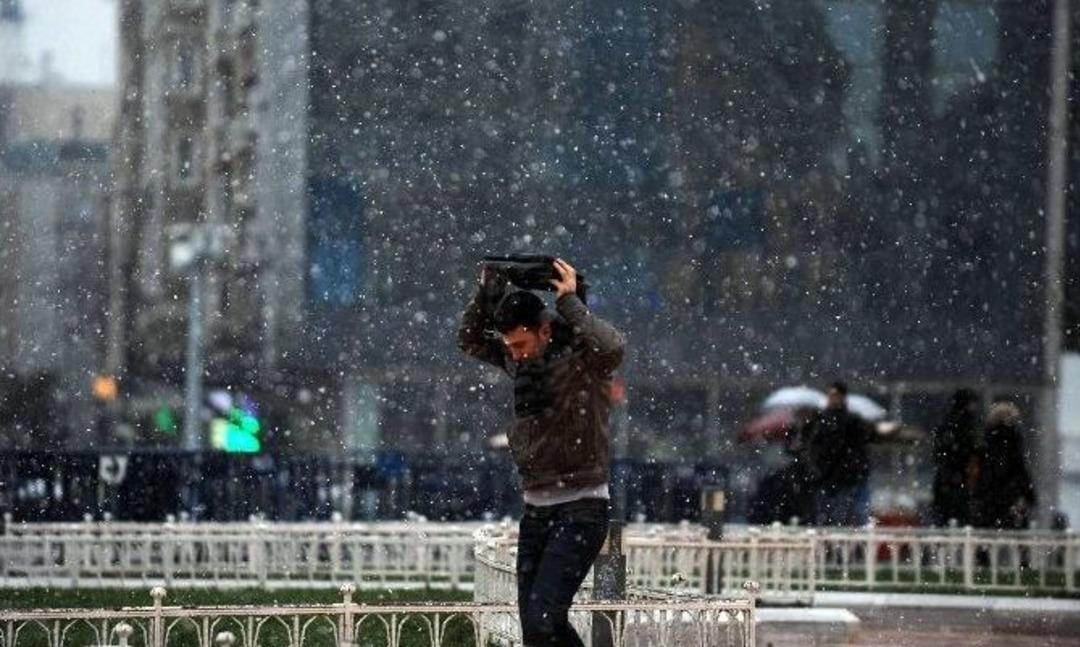 Kar, İstanbul&rsquo;a Geri D&ouml;nd&uuml;
