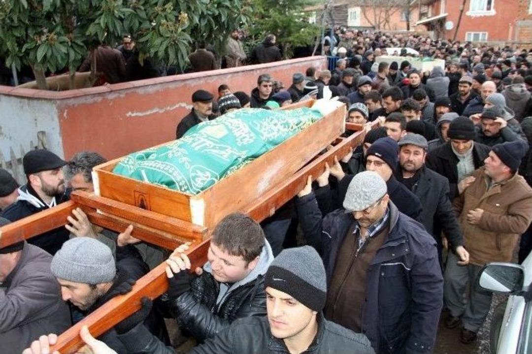 Tekne Faciasında &Ouml;lenlerden 2&rsquo;si Toprağa Verildi