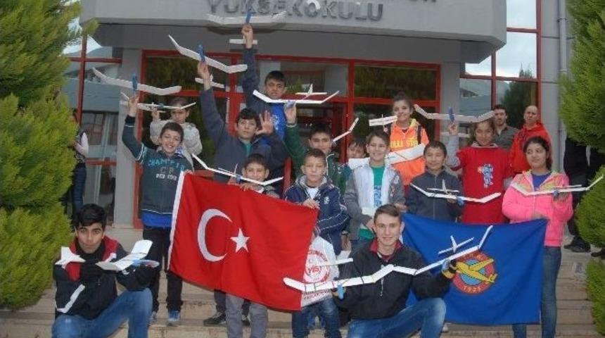 Thk İşitme Engelli &Ccedil;ocuklara Model U&ccedil;ak Kursu Verdi