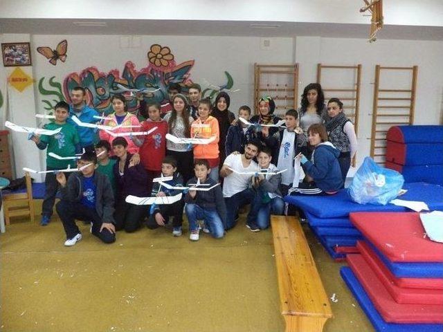 Thk İşitme Engelli Çocuklara Model Uçak Kursu Verdi 2