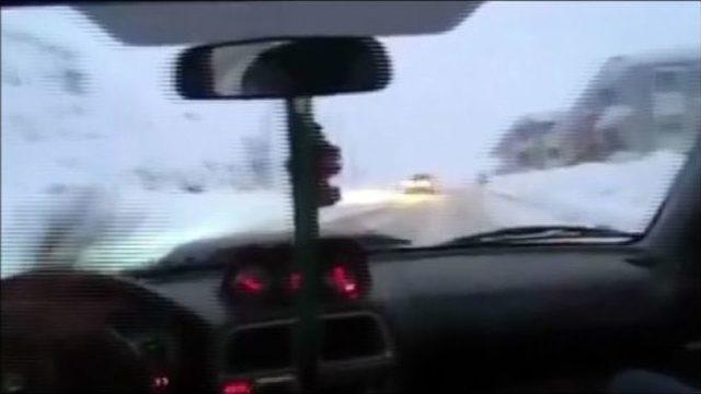 Karlı Yolda Tehlikeli G&ouml;steri 1