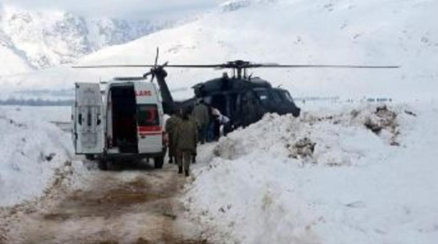 Ovacık'ta Kalp Krizi Ge&ccedil;iren Hastaya Jandarma Helikopteri Yetişti