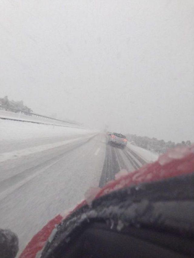 İzmir-İstanbul Karayolunda Ulaşıma 1 Saatlik Kar Engeli 3