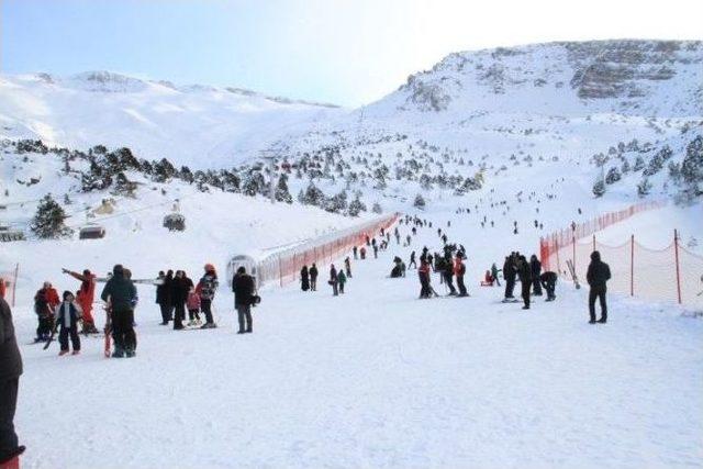 Başsoy; Hemşehrilerini Kayak Merkezine Bekliyor